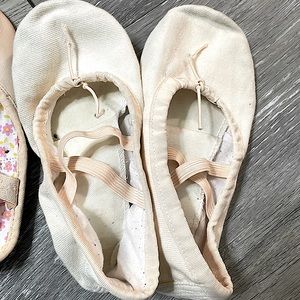 Little girl ballet shoes size 2 M